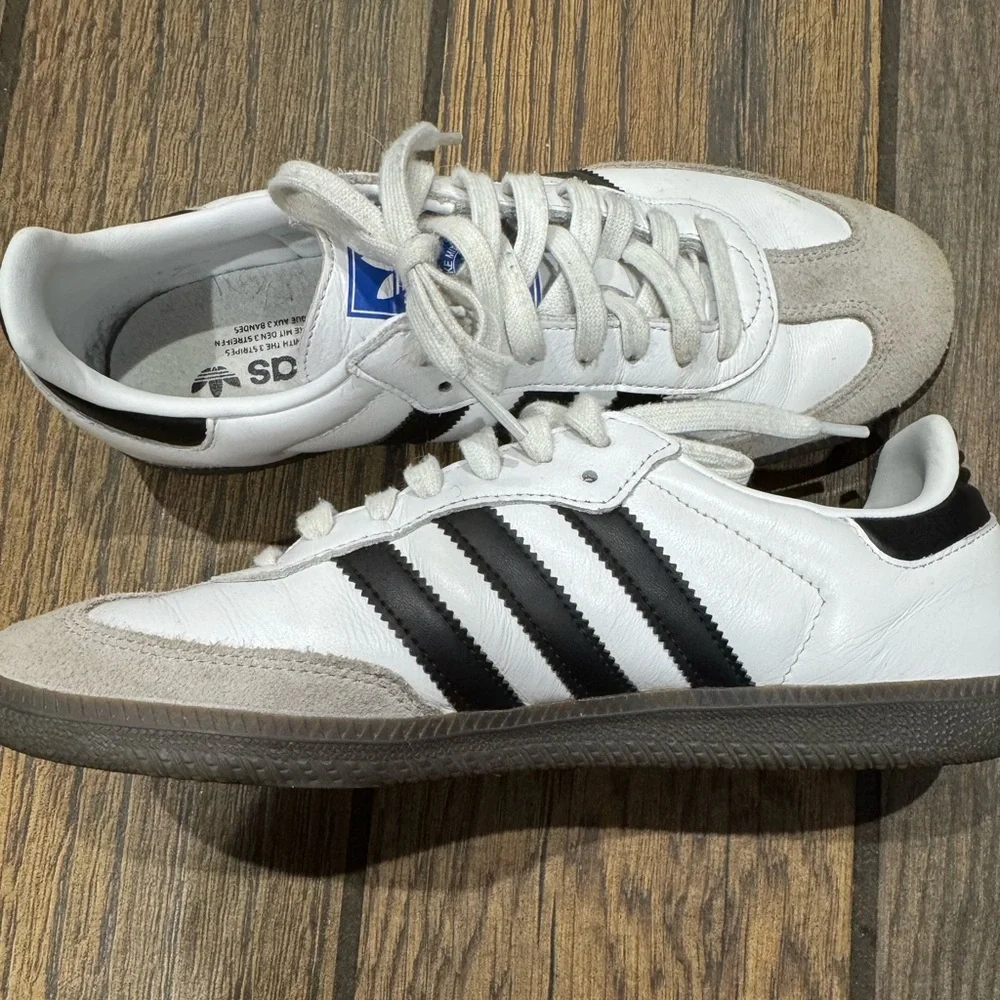 Adidas Sambas women’s 9, men’s 7.5 - Picture 3 of 10